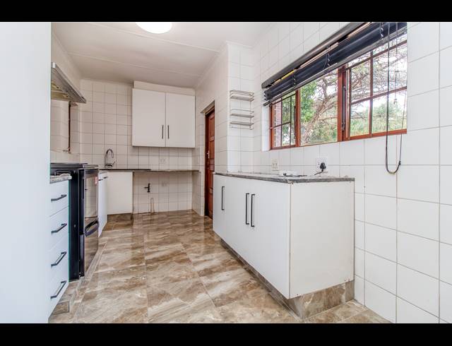 4 BEDROOM FREEHOLD FOR SALE IN WELTEVREDEN PARK